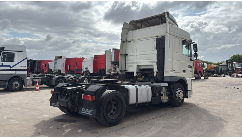 DAF XF 105.460 (BOITE MANUELLE / MANUAL GEARBOX) - Tractor unit: picture 5 DAF XF 105.460 (BOITE MANUELLE / MANUAL GEARBOX) - Tractor unit: picture 5