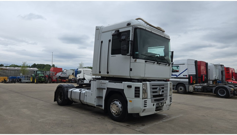 Renault AE 440 Magnum E-tech (EURO 3 / AIRCO / RETARDER) - Tractor unit: picture 3 Renault AE 440 Magnum E-tech (EURO 3 / AIRCO / RETARDER) - Tractor unit: picture 3
