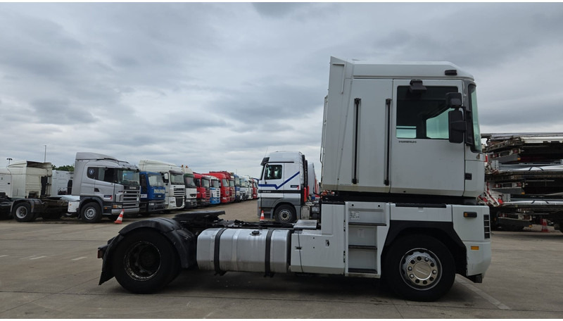 Renault AE 440 Magnum E-tech (EURO 3 / AIRCO / RETARDER) - Tractor unit: picture 4 Renault AE 440 Magnum E-tech (EURO 3 / AIRCO / RETARDER) - Tractor unit: picture 4