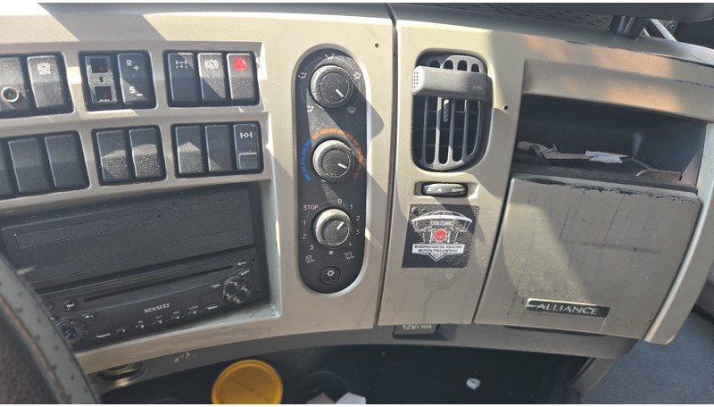 Tractor unit Renault Premium 450 (BOITE MANUELLE / MANUAL GEARBOX / AIRCO): picture 14