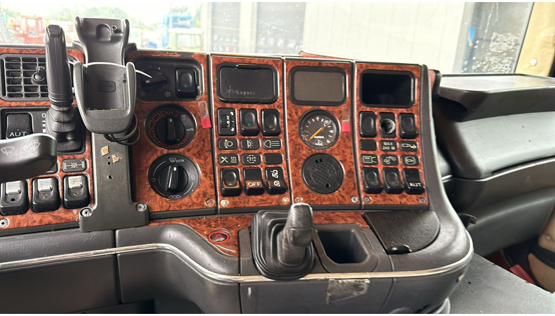 Tractor unit Scania 164 - 480 Topline (MANUAL GEARBOX / RETARDER ): picture 13