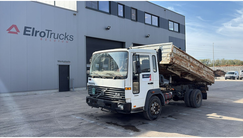 Volvo FL 6 - 8 (MANUAL PUMP / POMPE MANUELLE) - Tipper: picture 1 Volvo FL 6 - 8 (MANUAL PUMP / POMPE MANUELLE) - Tipper: picture 1