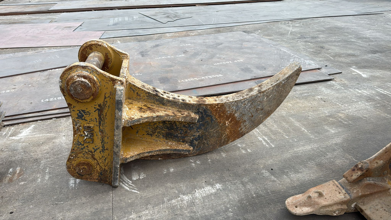 CATERPILLAR 336 Ripper from STOCK - Ripper for Crawler excavator: picture 2 CATERPILLAR 336 Ripper from STOCK - Ripper for Crawler excavator: picture 2