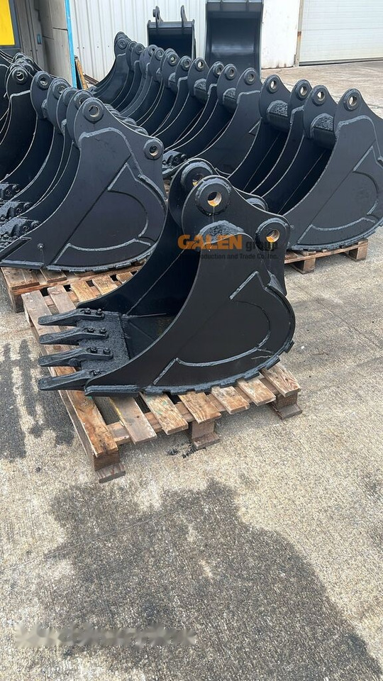 Caterpillar 305 Digging Bucket - Excavator bucket: picture 1 Caterpillar 305 Digging Bucket - Excavator bucket: picture 1