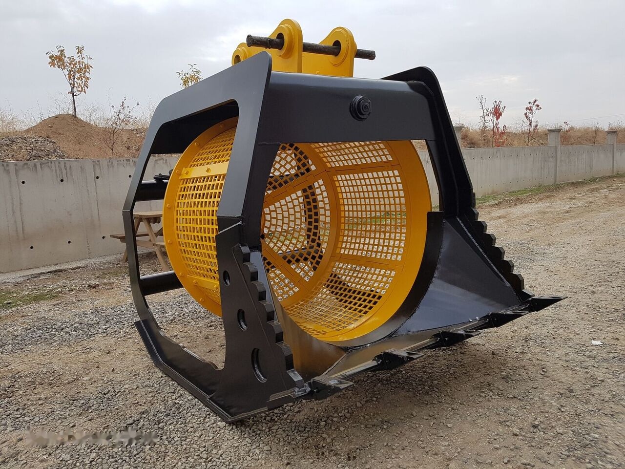 Hitachi Tamburlu Elek Kova (Rotary Screening Bucket) - Sorting bucket: picture 2 Hitachi Tamburlu Elek Kova (Rotary Screening Bucket) - Sorting bucket: picture 2