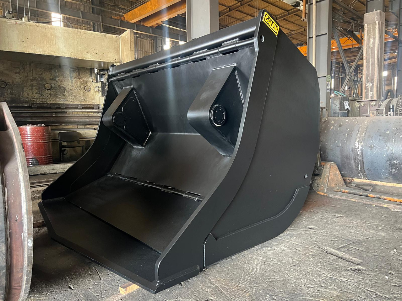 Sandvik LH515 Push Blade Bucket - Loader bucket for Mining machinery: picture 2 Sandvik LH515 Push Blade Bucket - Loader bucket for Mining machinery: picture 2