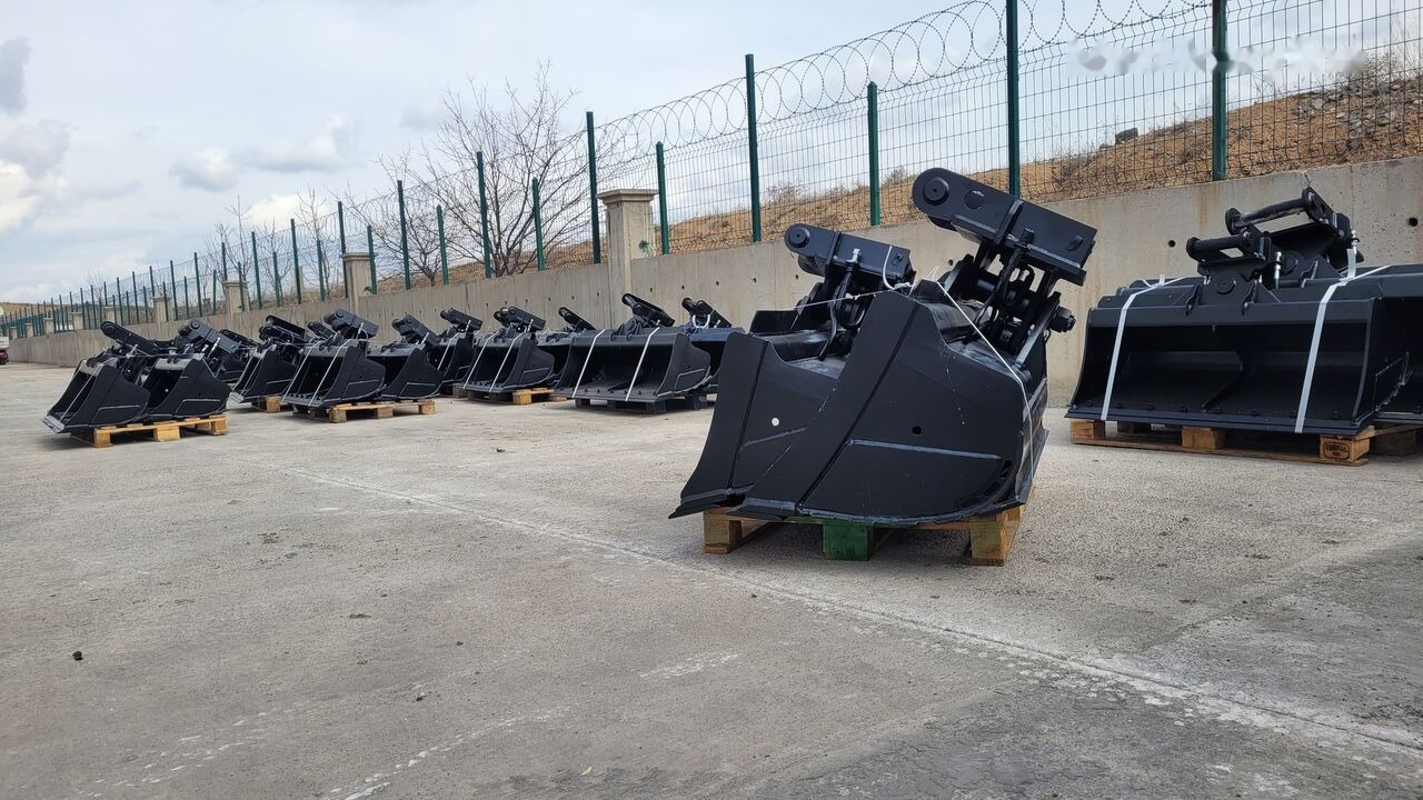 Takeuchi Digging/Grading Bucket Manufacturing - Excavator bucket: picture 2 Takeuchi Digging/Grading Bucket Manufacturing - Excavator bucket: picture 2