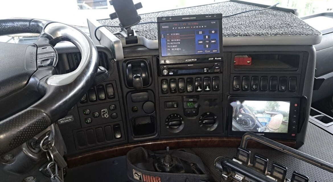 Tipper, Crane truck Scania P340: picture 12