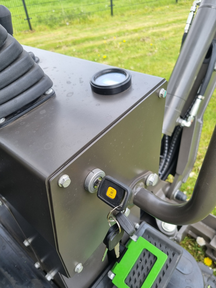 WCM CTX8010 - Mini excavator: picture 4 WCM CTX8010 - Mini excavator: picture 4