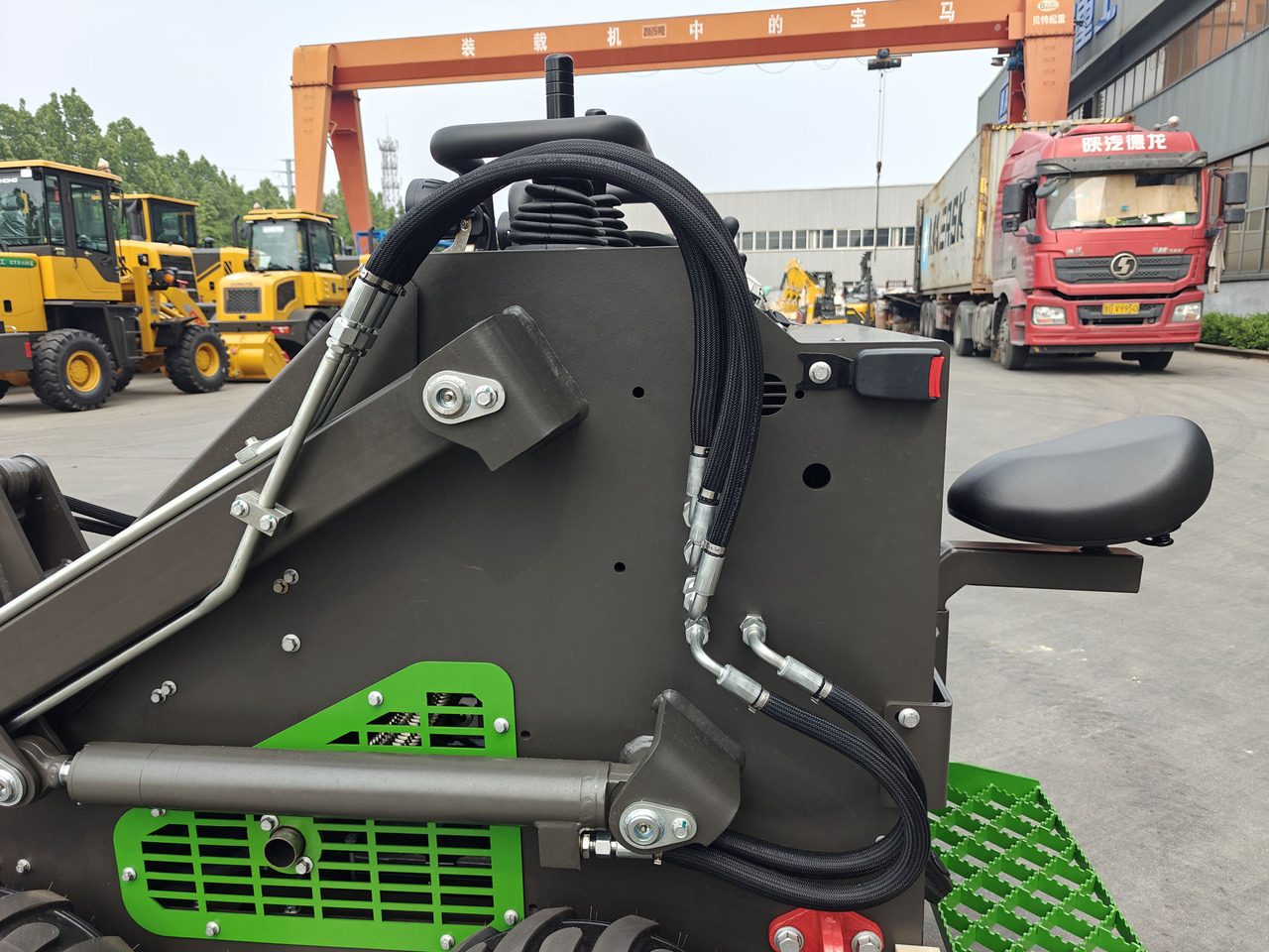 Skid steer loader WCM-SL380: picture 10