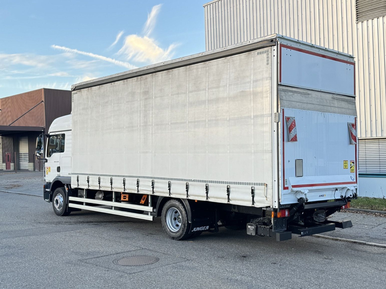 MAN TGM 15.290 Gr.Haus Schiebeplane 7,28m EDSCHA AHK - Curtainsider truck: picture 5 MAN TGM 15.290 Gr.Haus Schiebeplane 7,28m EDSCHA AHK - Curtainsider truck: picture 5