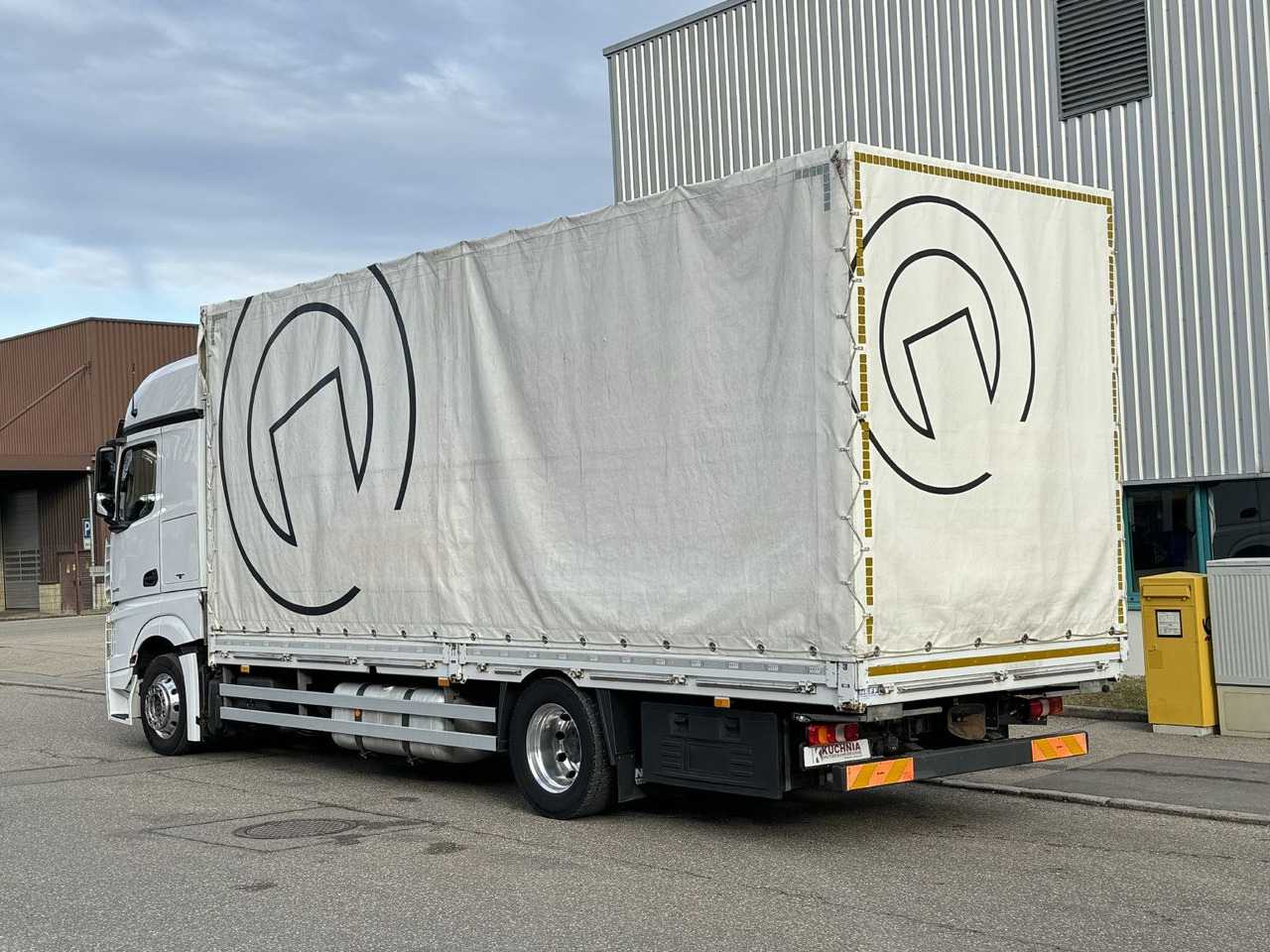 Mercedes-Benz Actros 1845 LL Pritsche-Plane Retarder TOP Zust. - Curtainsider truck: picture 4 Mercedes-Benz Actros 1845 LL Pritsche-Plane Retarder TOP Zust. - Curtainsider truck: picture 4