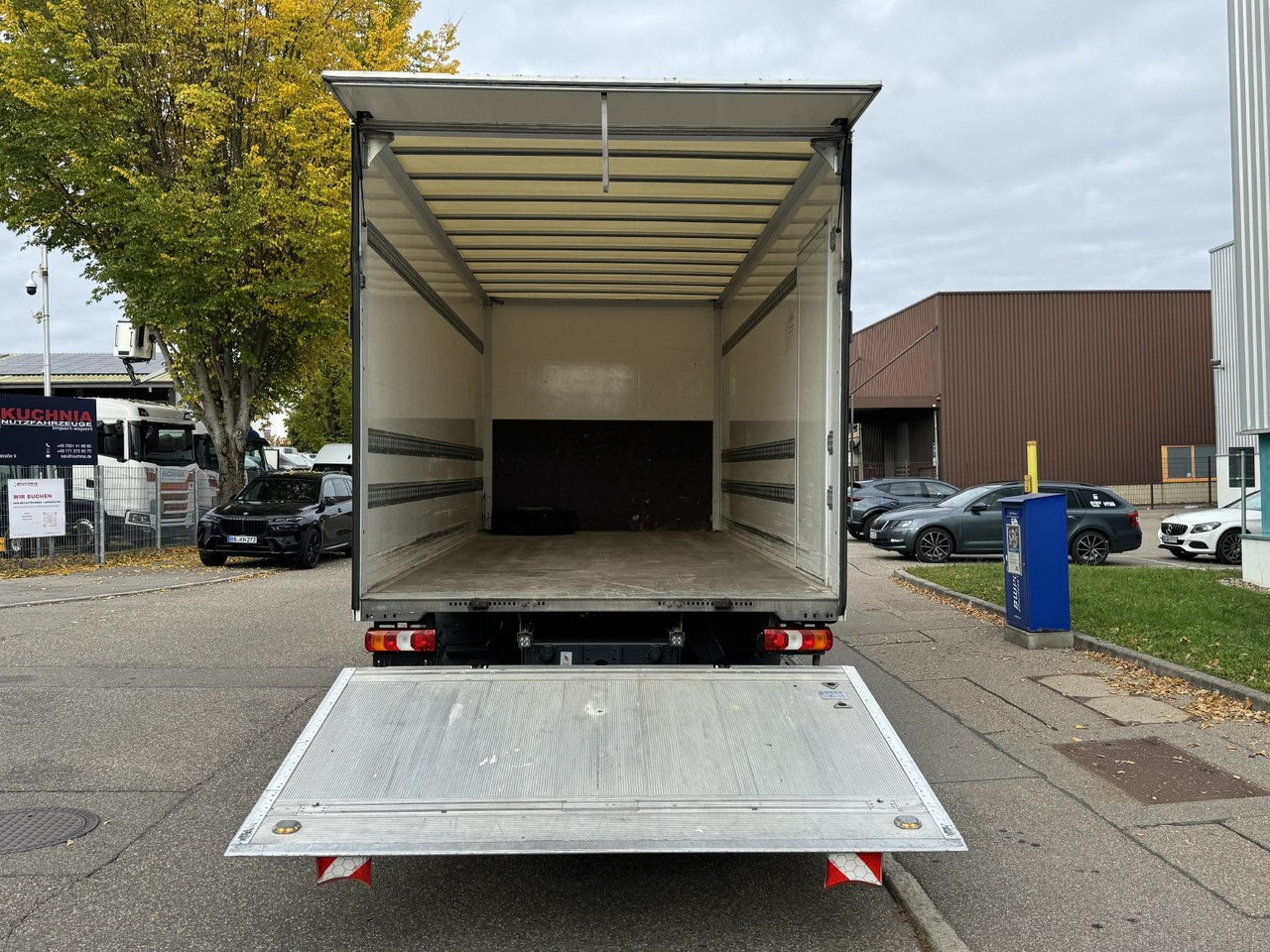 Box truck Mercedes-Benz Atego 1221 L Koffer 6,1m LBW AHK Klima TOP: picture 9 Box truck Mercedes-Benz Atego 1221 L Koffer 6,1m LBW AHK Klima TOP: picture 9