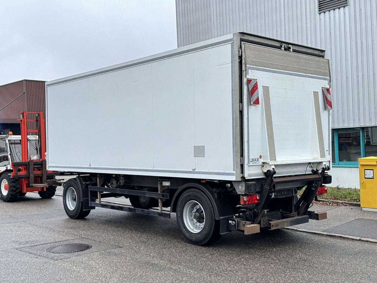 ROHR RAK/18 TK Tiefkühl MAXIMA 1000 Türen LBW 2t BPW - Refrigerator trailer: picture 3 ROHR RAK/18 TK Tiefkühl MAXIMA 1000 Türen LBW 2t BPW - Refrigerator trailer: picture 3