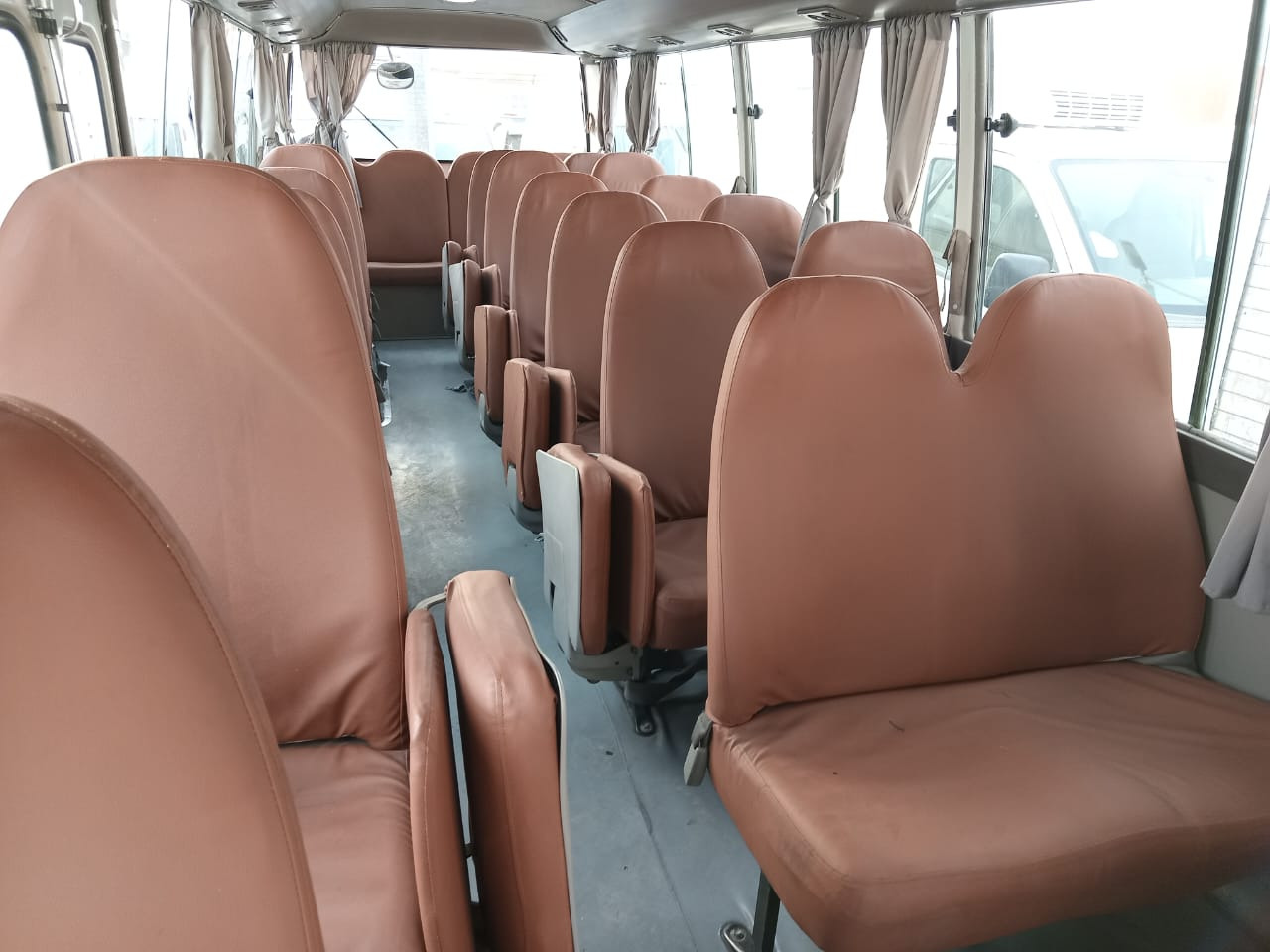 TOYOTA Coaster ... 30 places - diesel - climatisé ... BELGIQUE.. - Minibus, Passenger van: picture 4 TOYOTA Coaster ... 30 places - diesel - climatisé ... BELGIQUE.. - Minibus, Passenger van: picture 4