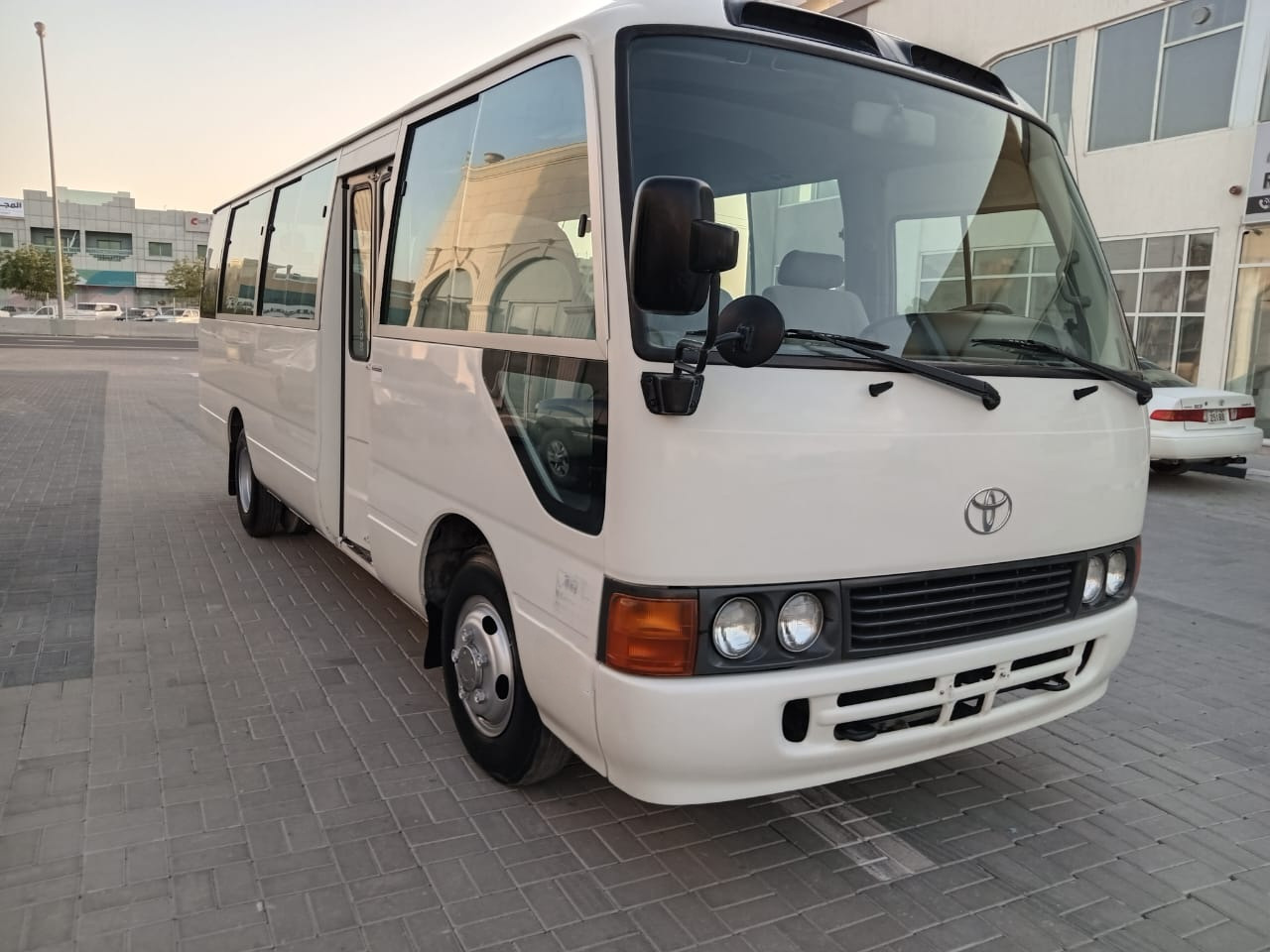 TOYOTA Coaster ... 30 places - diesel - climatisé ... BELGIQUE.. - Minibus, Passenger van: picture 2 TOYOTA Coaster ... 30 places - diesel - climatisé ... BELGIQUE.. - Minibus, Passenger van: picture 2