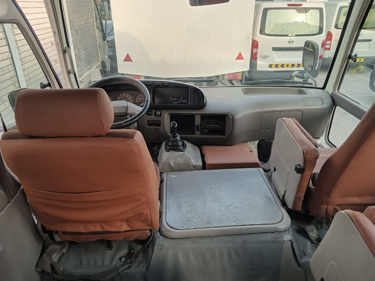 TOYOTA Coaster ... 30 places - diesel - climatisé ... BELGIQUE.. - Minibus, Passenger van: picture 5 TOYOTA Coaster ... 30 places - diesel - climatisé ... BELGIQUE.. - Minibus, Passenger van: picture 5