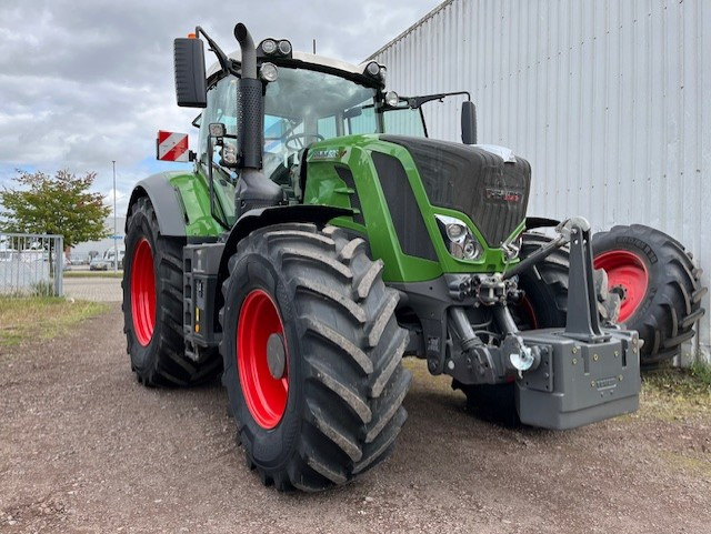 Fendt 826 Vario S4 ProfiPlus - Farm tractor: picture 1 Fendt 826 Vario S4 ProfiPlus - Farm tractor: picture 1