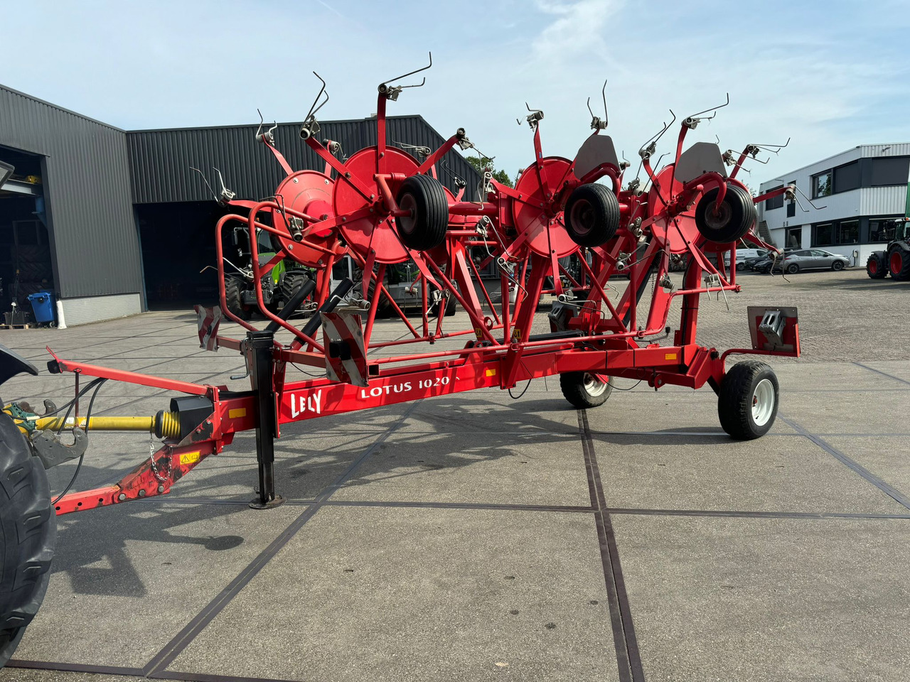 Lely Lotus 1020S - Tedder/ Rake: picture 2 Lely Lotus 1020S - Tedder/ Rake: picture 2