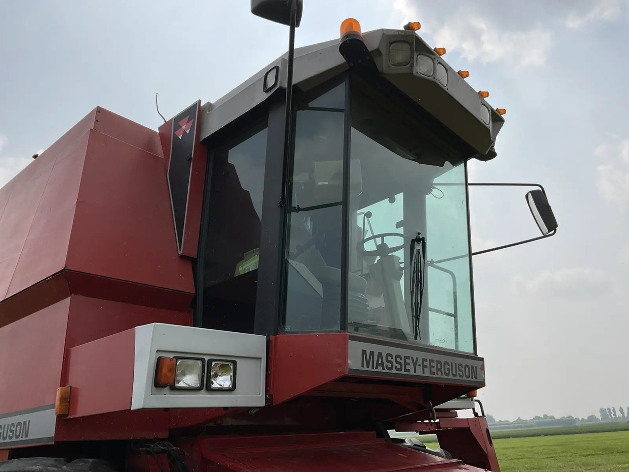 MASSEY FERGUSON 38RS combine - Combine harvester: picture 4 MASSEY FERGUSON 38RS combine - Combine harvester: picture 4