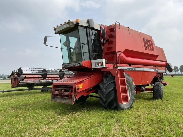 Massey Ferguson 38RS combine - Combine harvester: picture 1 Massey Ferguson 38RS combine - Combine harvester: picture 1