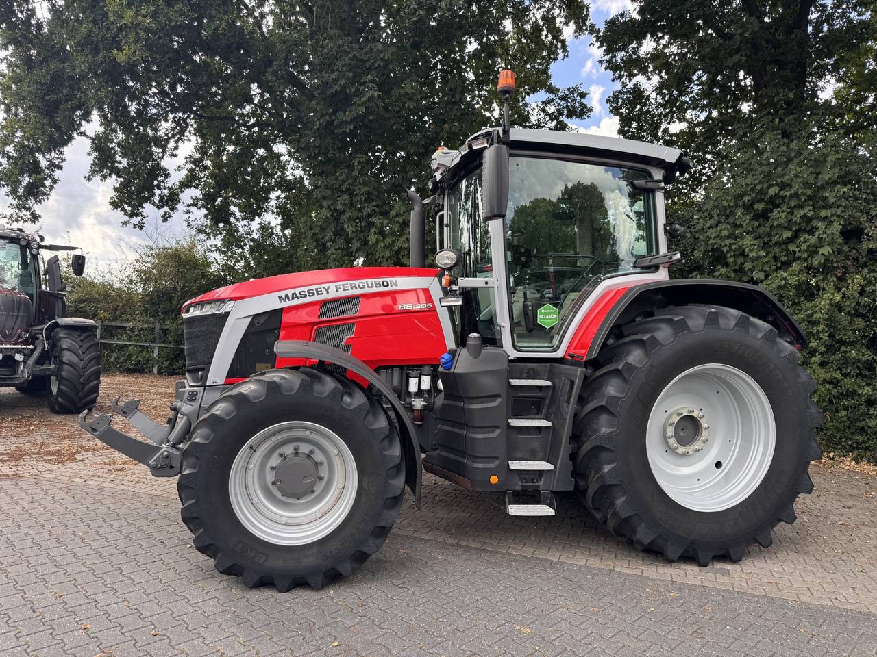 Massey Ferguson 8s.205 Dyna7 Exclusive - Farm tractor: picture 2 Massey Ferguson 8s.205 Dyna7 Exclusive - Farm tractor: picture 2
