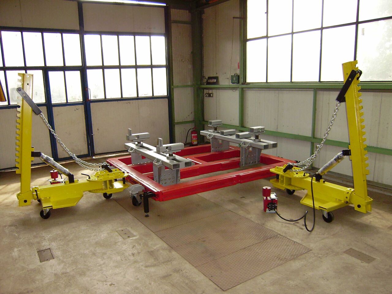 Frame for Truck Cabin Repair / Rahmen für die Reparatur von Lkw-Fahrerhäusern / Rám pro opravu kabin nákladních vozidel / Cadru pentru repararea cabinelor camioanelor - Automotive service equipment: picture 3 Frame for Truck Cabin Repair / Rahmen für die Reparatur von Lkw-Fahrerhäusern / Rám pro opravu kabin nákladních vozidel / Cadru pentru repararea cabinelor camioanelor - Automotive service equipment: picture 3