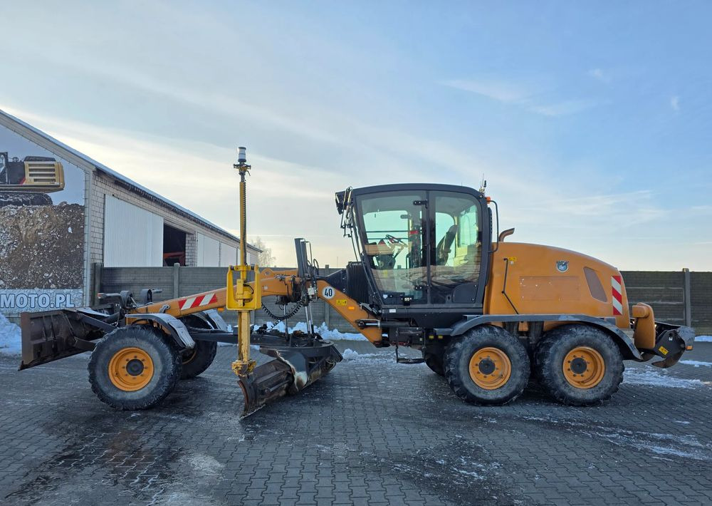 New Holland 836C AWD, 6X6, 2016 ROK, SYSTEM NIWELACJI TRIMBLE 3D - Roller: picture 2 New Holland 836C AWD, 6X6, 2016 ROK, SYSTEM NIWELACJI TRIMBLE 3D - Roller: picture 2