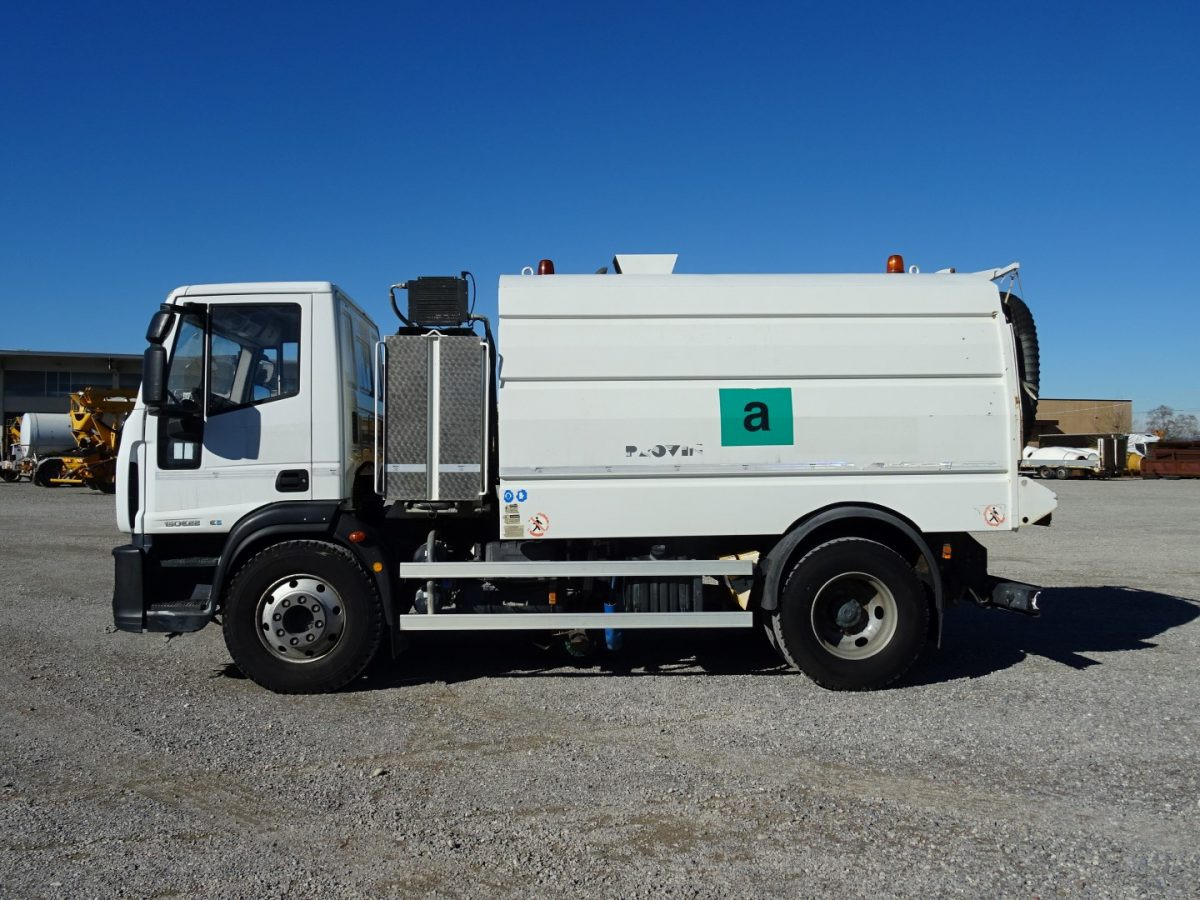 IVECO EUROCARGO 150E22 - Road sweeper: picture 4 IVECO EUROCARGO 150E22 - Road sweeper: picture 4