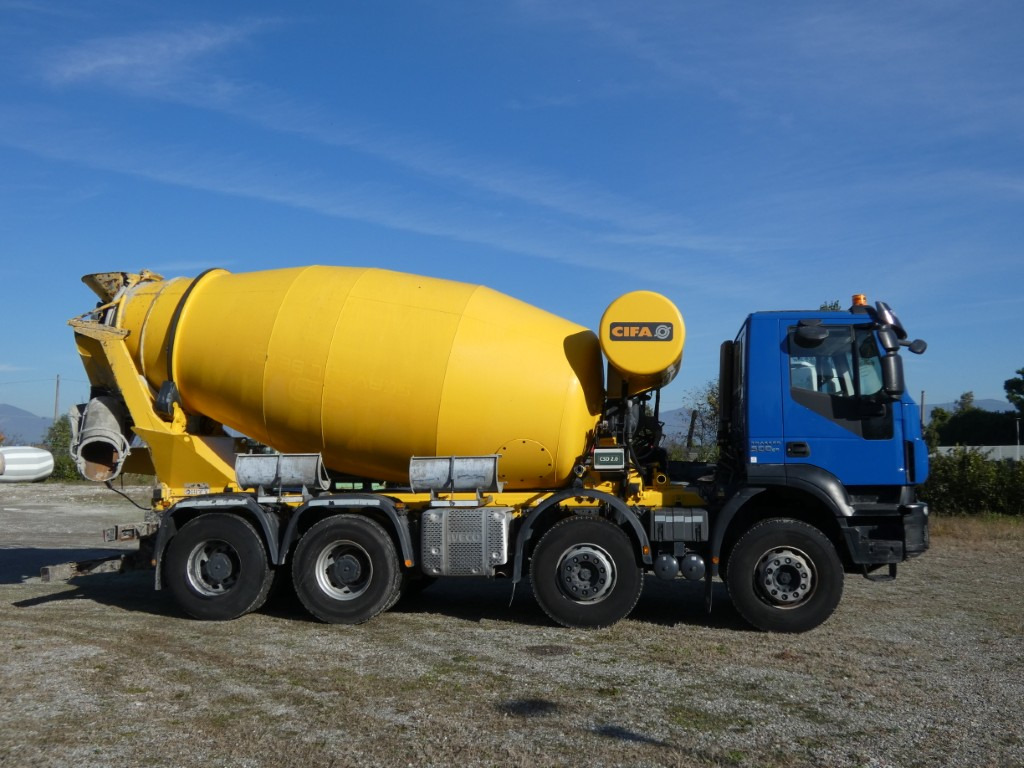 IVECO TRAKKER 500 CIFA RY1300 - Concrete mixer truck: picture 4 IVECO TRAKKER 500 CIFA RY1300 - Concrete mixer truck: picture 4