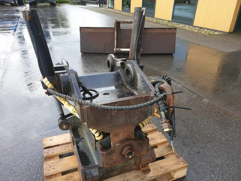 Engcon Tilting Coupler - Quick coupler for Construction machinery: picture 4 Engcon Tilting Coupler - Quick coupler for Construction machinery: picture 4