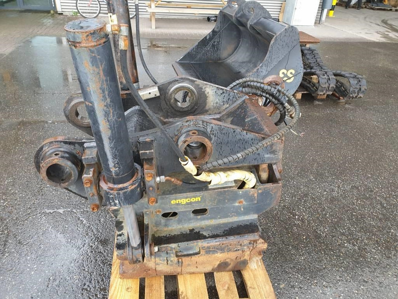Engcon Tilting Coupler - Quick coupler for Construction machinery: picture 2 Engcon Tilting Coupler - Quick coupler for Construction machinery: picture 2