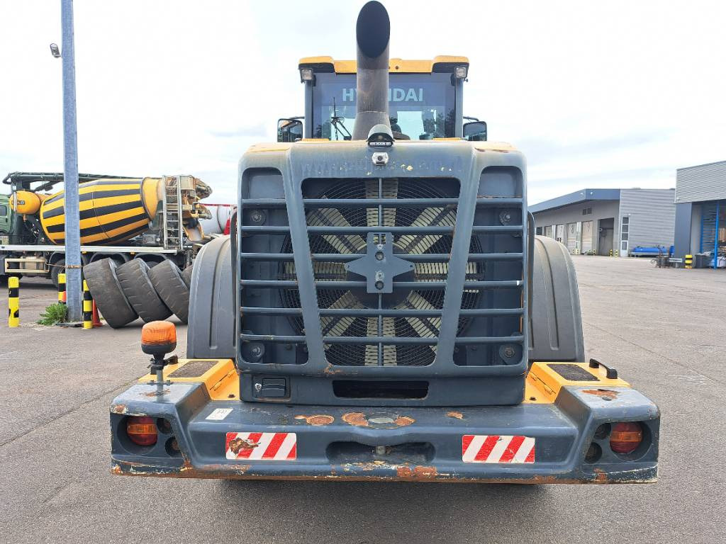 Hyundai HL740-9 XTD, HL740XTD-9 - Wheel loader: picture 3 Hyundai HL740-9 XTD, HL740XTD-9 - Wheel loader: picture 3