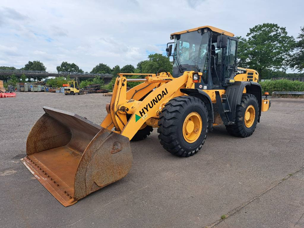 Hyundai HL740-9 XTD, HL740XTD-9 - Wheel loader: picture 1 Hyundai HL740-9 XTD, HL740XTD-9 - Wheel loader: picture 1