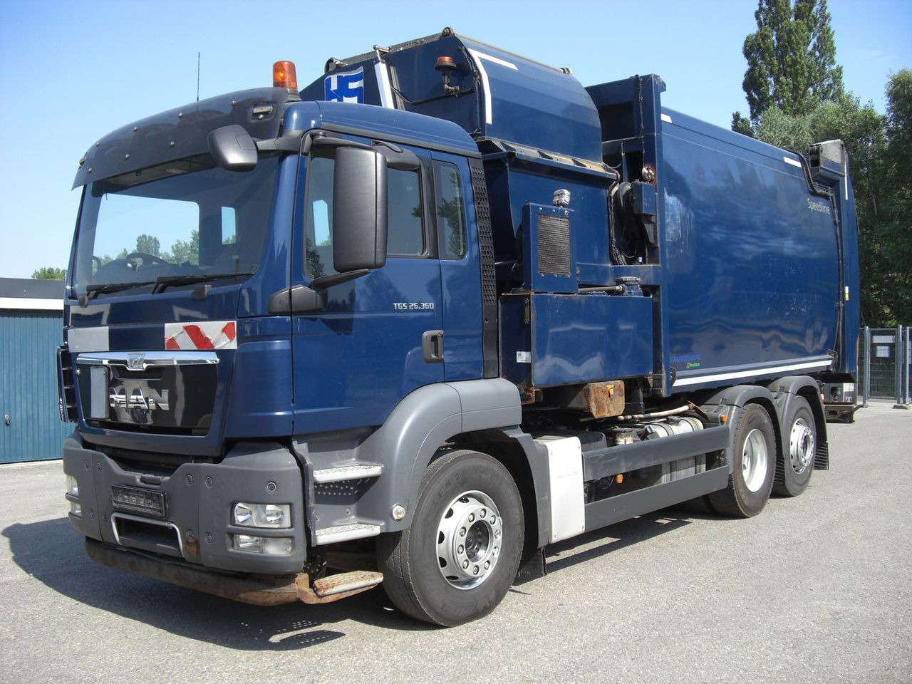 MAN 26360FNLL / SEITENLADER - Garbage truck: picture 1 MAN 26360FNLL / SEITENLADER - Garbage truck: picture 1