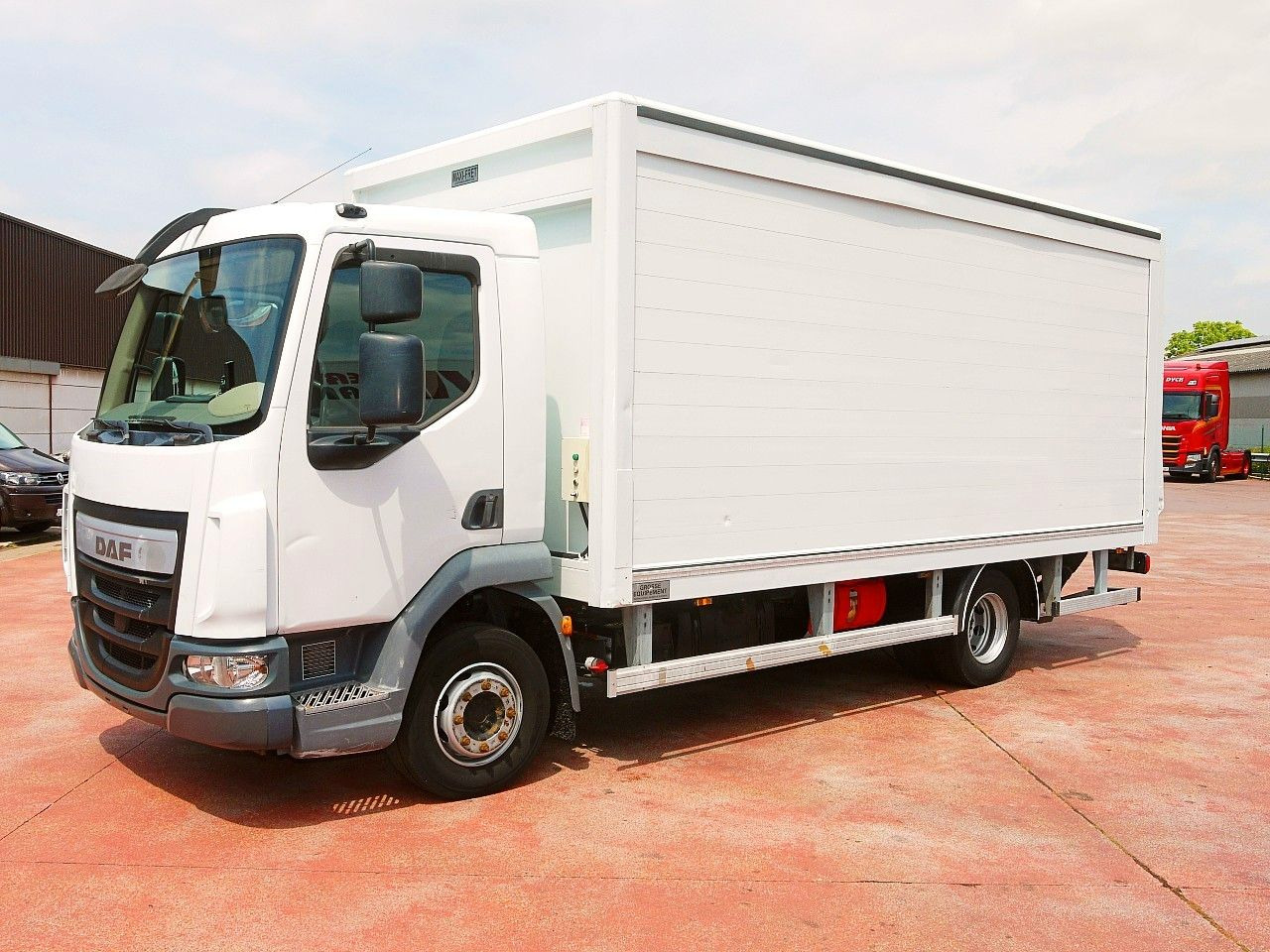 DAF LF 180 12 GETRANKENWAGEN LBW LUFT - Beverage truck: picture 4 DAF LF 180 12 GETRANKENWAGEN LBW LUFT - Beverage truck: picture 4