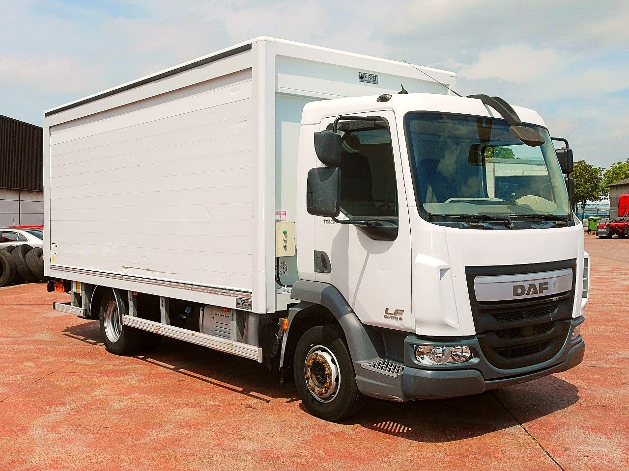 DAF LF 180 12 GETRANKENWAGEN LBW LUFT - Beverage truck: picture 2 DAF LF 180 12 GETRANKENWAGEN LBW LUFT - Beverage truck: picture 2