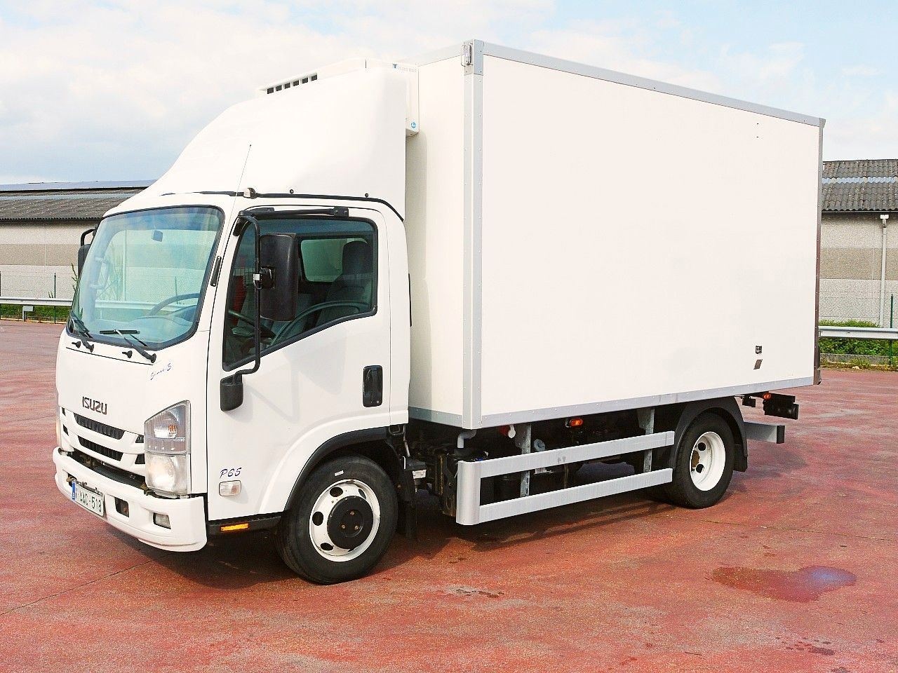 Isuzu N2R 75 KUHLKOFFER THERMOKING V500 MAX €6 - Refrigerated van: picture 4 Isuzu N2R 75 KUHLKOFFER THERMOKING V500 MAX €6 - Refrigerated van: picture 4
