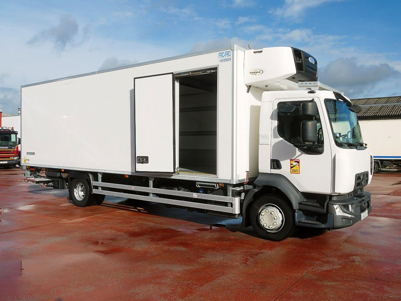 Renault D 16.250 KUHLKOFFER CARRIER SUPRA 1150MT A/C - Refrigerator truck: picture 3 Renault D 16.250 KUHLKOFFER CARRIER SUPRA 1150MT A/C - Refrigerator truck: picture 3