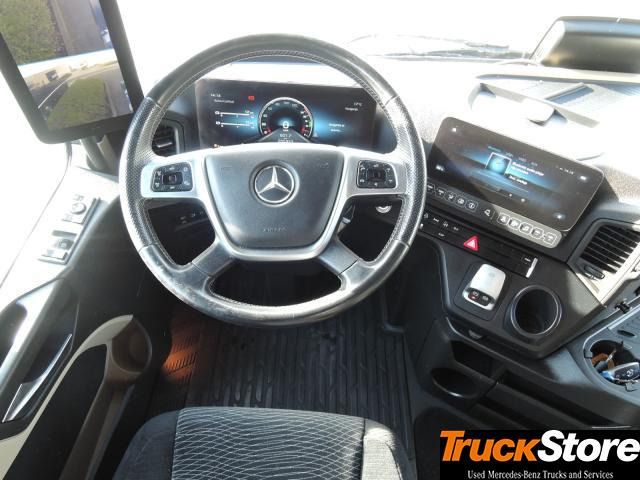 Tractor unit Mercedes-Benz Actros 1845 LS: picture 7