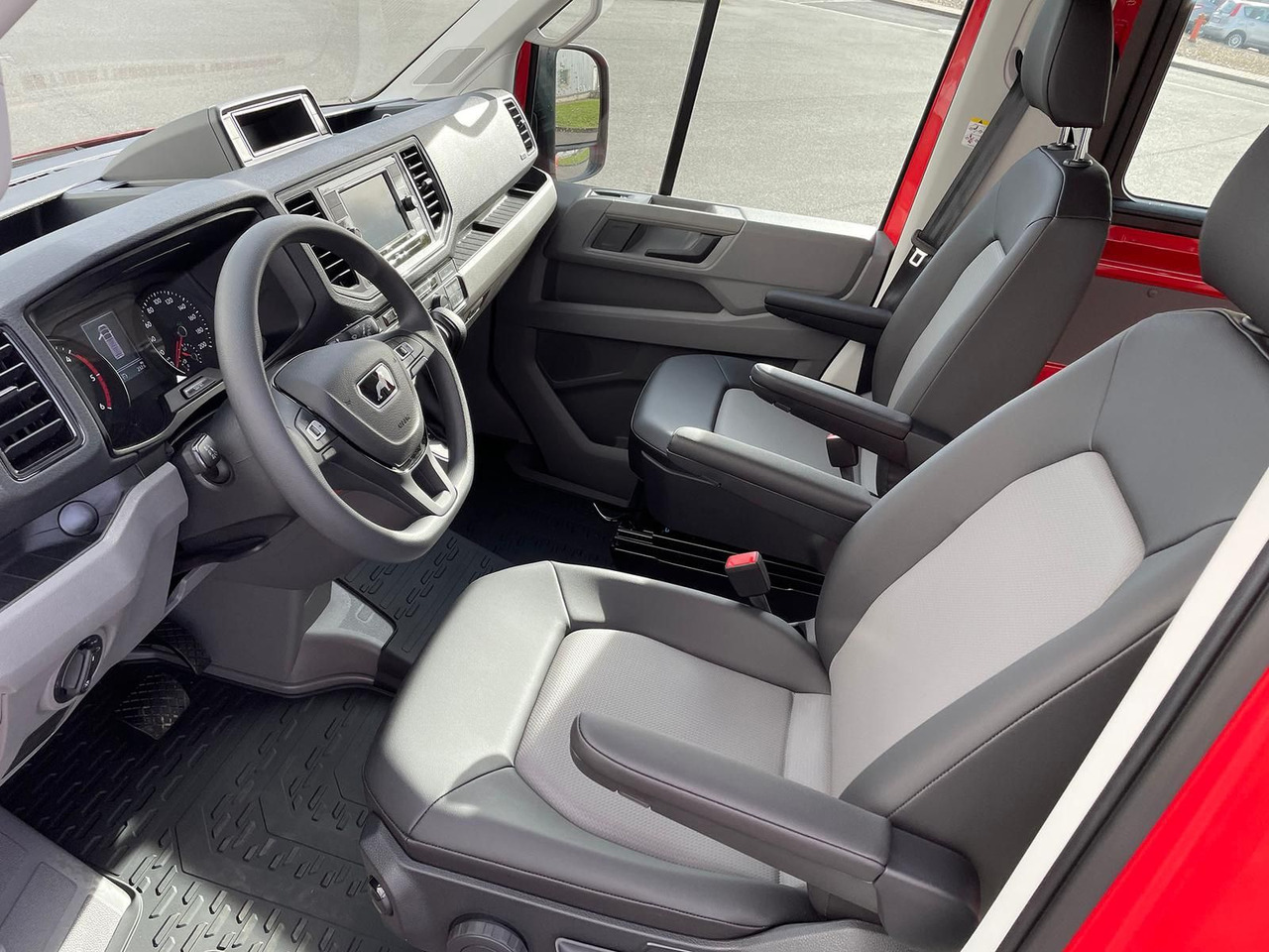 Passenger van MAN TGE 3.180 L3H3 4x4 FEUERWEHR LED TEMPOMAT: picture 23