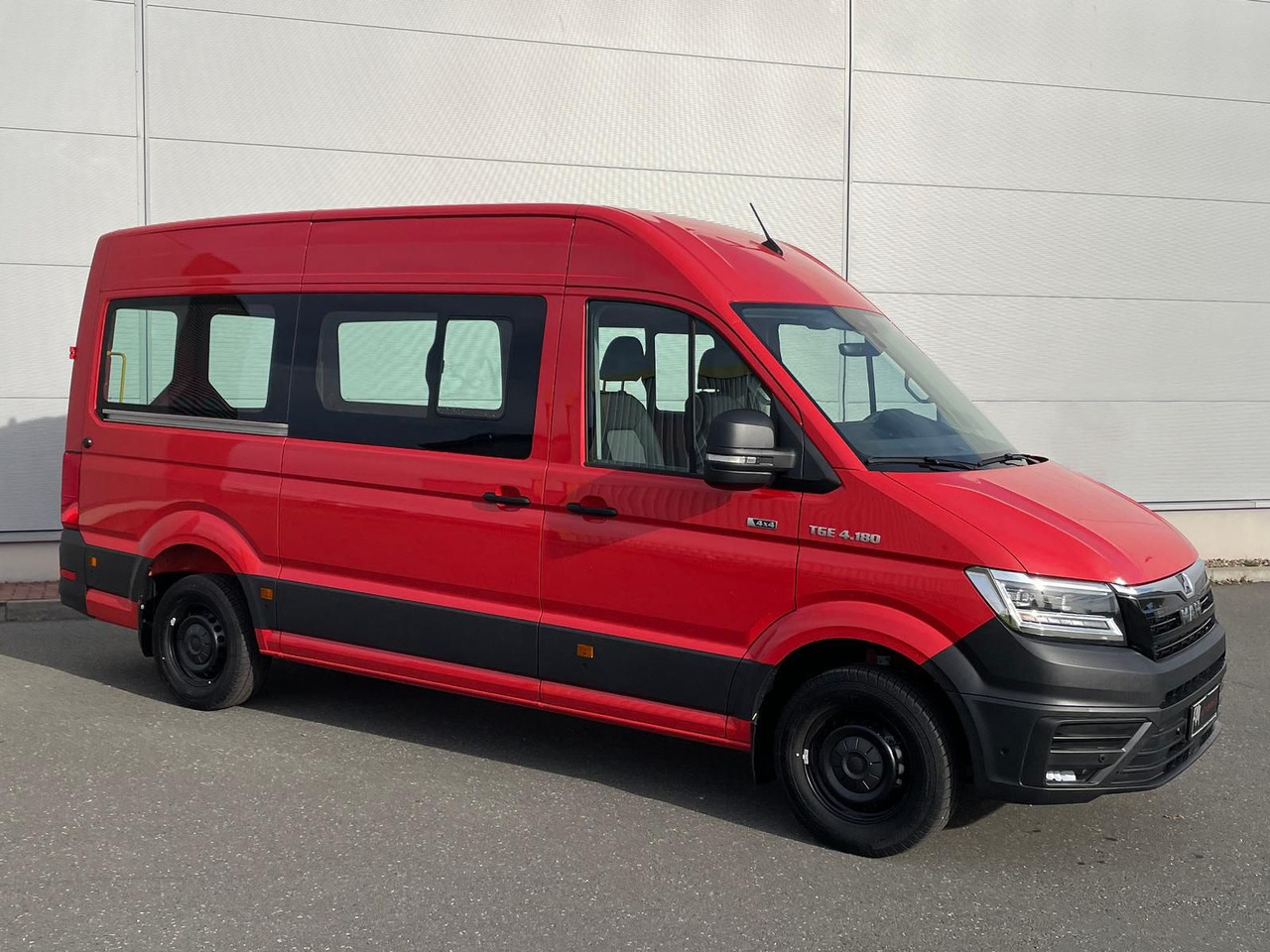 MAN TGE 3.180 L3H3 4x4 FEUERWEHR LED TEMPOMAT - Passenger van: picture 2 MAN TGE 3.180 L3H3 4x4 FEUERWEHR LED TEMPOMAT - Passenger van: picture 2