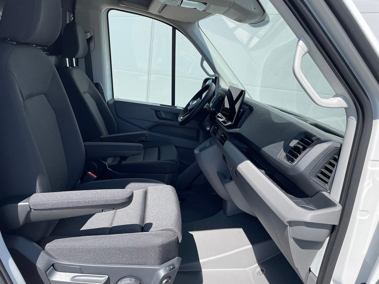 Panel van MAN TGE 3.180 L3H3 Kasten STANDHZ ACC NAVI KAMERA: picture 38 Panel van MAN TGE 3.180 L3H3 Kasten STANDHZ ACC NAVI KAMERA: picture 38