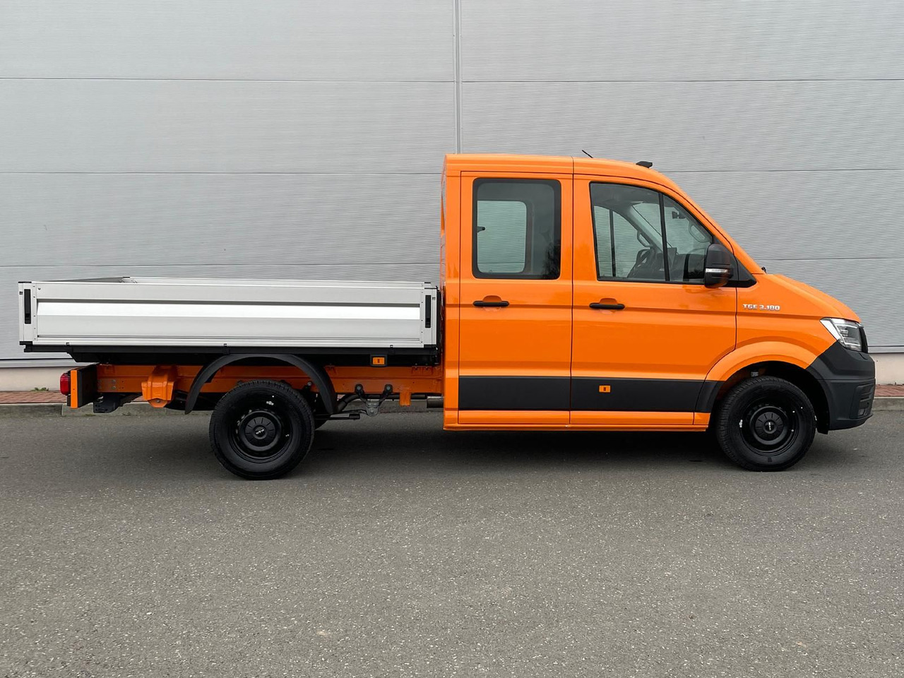 MAN TGE 3.180 Pritsche DOKA MR 7SITZE ACC LED DIFFSP - Flatbed van, Combi van: picture 5 MAN TGE 3.180 Pritsche DOKA MR 7SITZE ACC LED DIFFSP - Flatbed van, Combi van: picture 5