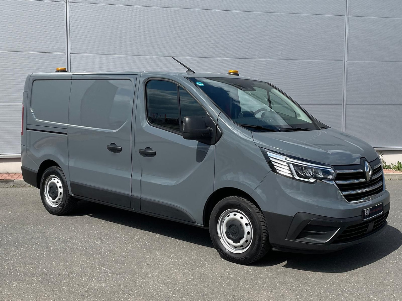 Renault Trafic Kasten RED EDITION L1H1 AHK LED DAB MFL - Passenger van: picture 2 Renault Trafic Kasten RED EDITION L1H1 AHK LED DAB MFL - Passenger van: picture 2
