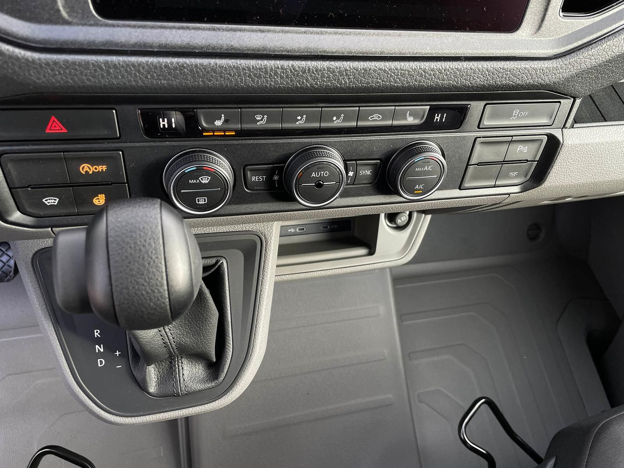 Passenger van Volkswagen Crafter Kasten 35 L3H3 Autom. NAVI SITZHZ ACC: picture 21 Passenger van Volkswagen Crafter Kasten 35 L3H3 Autom. NAVI SITZHZ ACC: picture 21