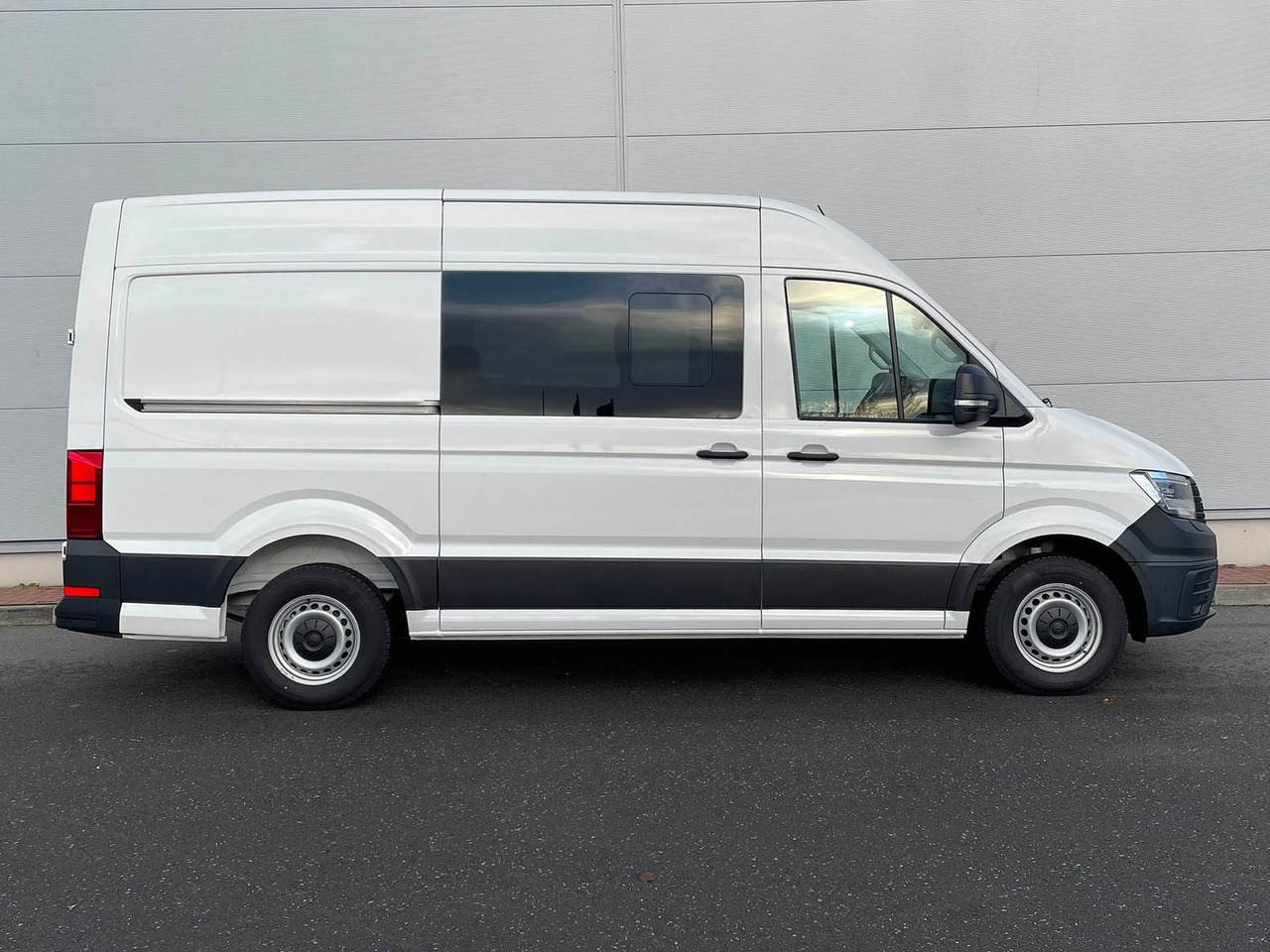 Volkswagen Crafter Kasten 35 L3H3 Autom. NAVI SITZHZ ACC - Passenger van: picture 5 Volkswagen Crafter Kasten 35 L3H3 Autom. NAVI SITZHZ ACC - Passenger van: picture 5