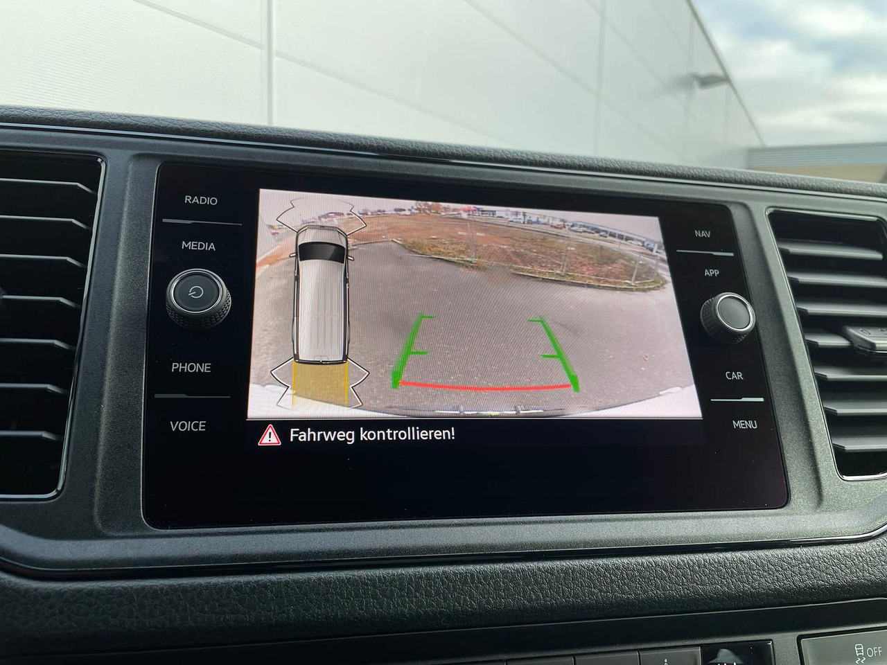 Passenger van Volkswagen Crafter Kasten 35 L3H3 Autom. NAVI SITZHZ ACC: picture 17 Passenger van Volkswagen Crafter Kasten 35 L3H3 Autom. NAVI SITZHZ ACC: picture 17