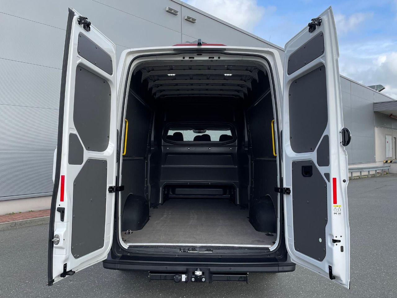 Panel van, Combi van Volkswagen Crafter MIXTO 35 L4H3 KAMERA KLIMA SITZHZ DAB: picture 30