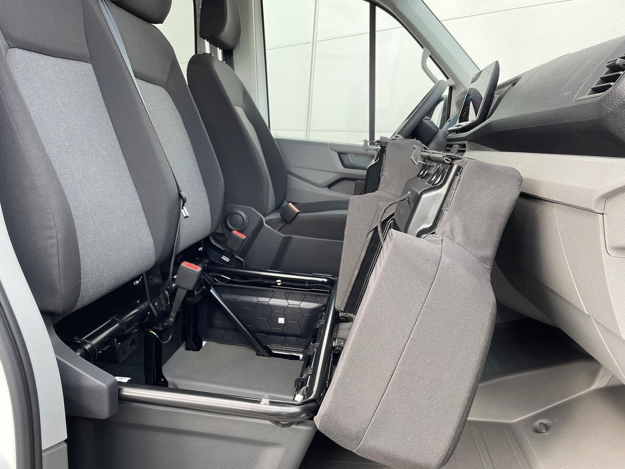 Panel van, Combi van Volkswagen Crafter MIXTO 35 L4H3 KAMERA KLIMA SITZHZ DAB: picture 24